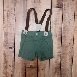 Cat& Jack green shorts with adjustable suspenders, size 3-6 months boy